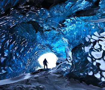 Skaftafell-ice-cave-2[2]