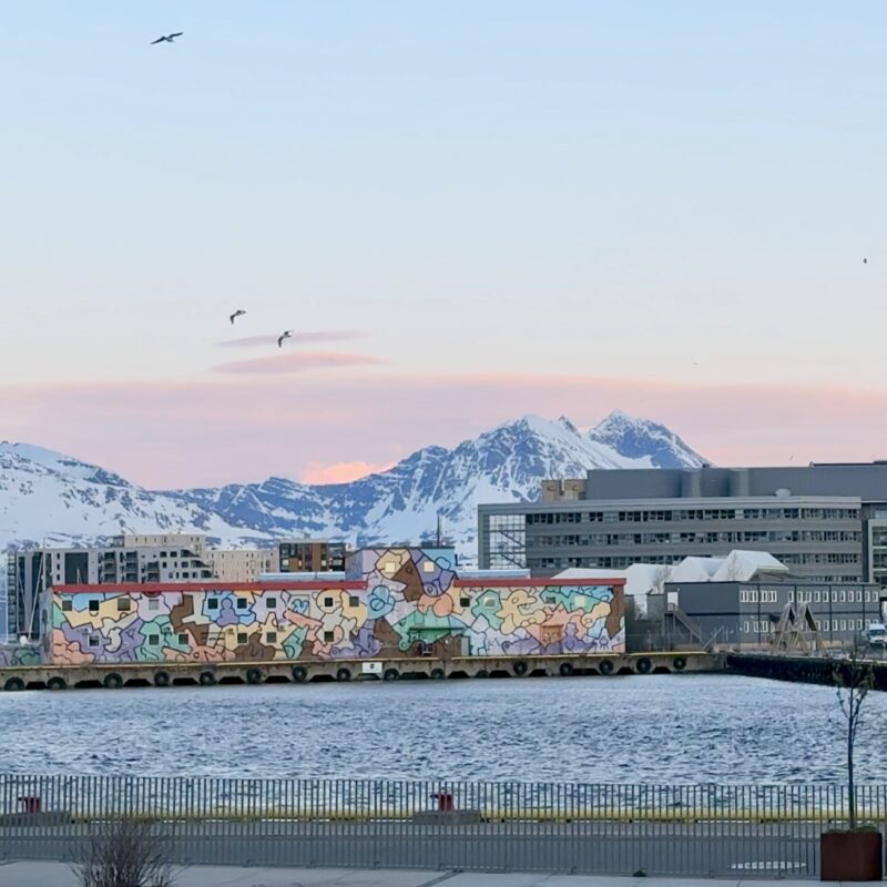 Tromso okupan ponoćnim suncem
